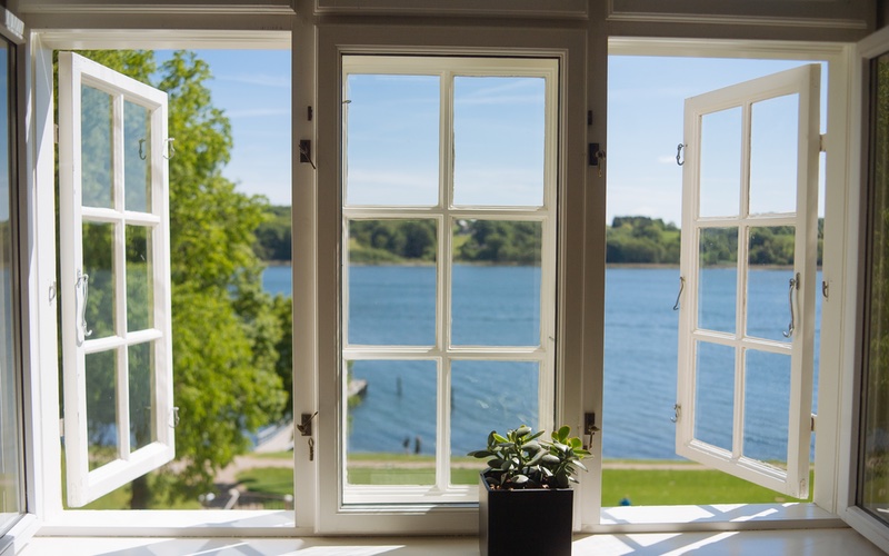 Open your windows like this in summer to lower your energy bill and cool off - tips from Custom Energy.